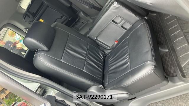 Toyota NOAH 2007-08 8282283-6