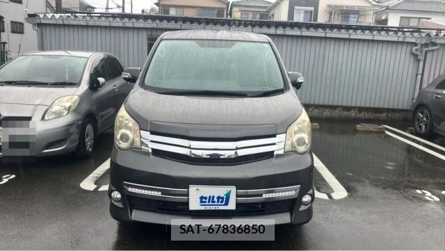 Toyota NOAH 2011-09 8282309-9