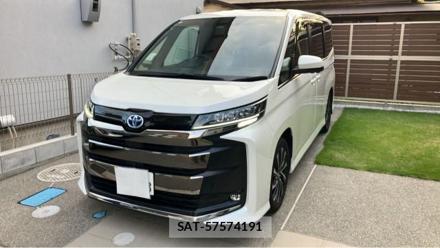 Toyota NOAH 2024-11 8282336-0