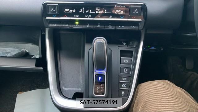 Toyota NOAH 2024-11 8282336-14