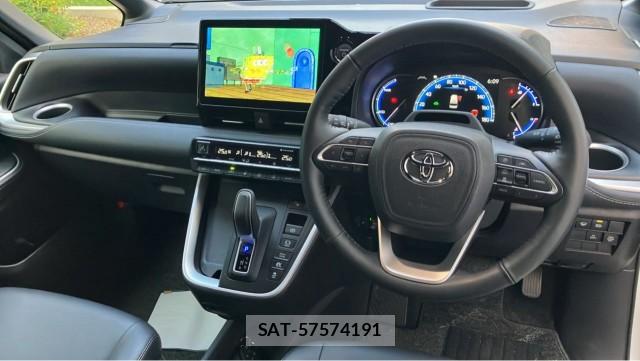 Toyota NOAH 2024-11 8282336-2