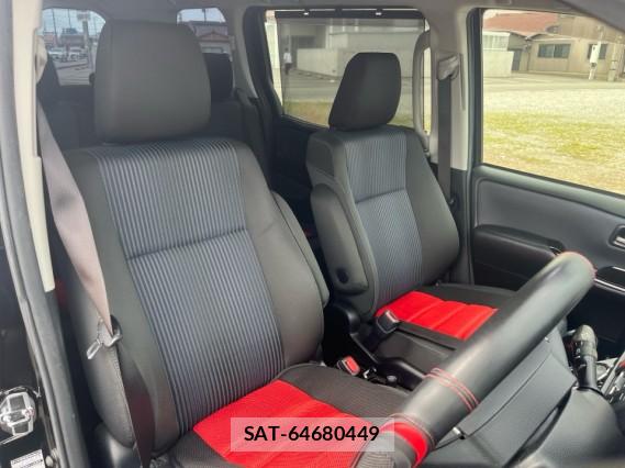 Toyota NOAH 2016-08 8282420-5