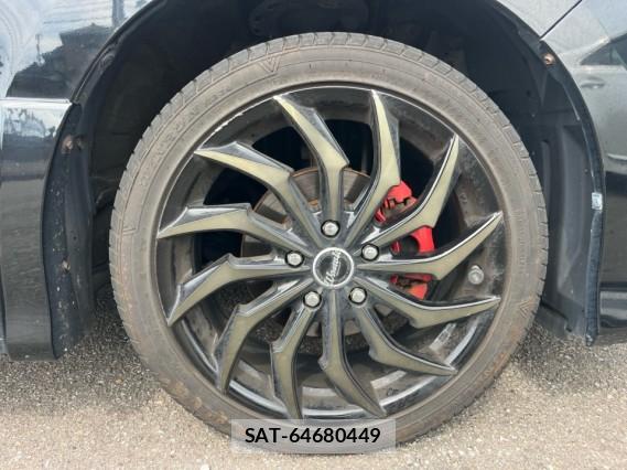 Toyota NOAH 2016-08 8282420-8