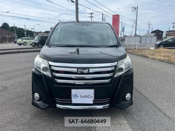 Toyota NOAH 2016-08 8282420-9