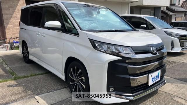 Toyota NOAH 2024-03 8282431-11