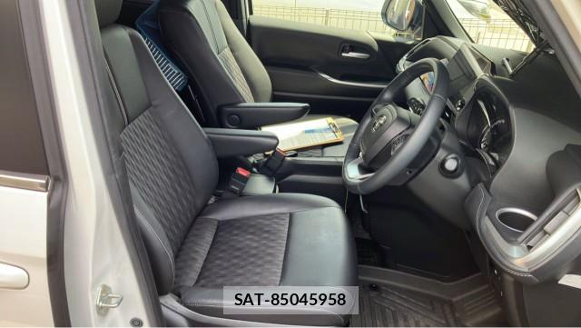 Toyota NOAH 2024-03 8282431-5