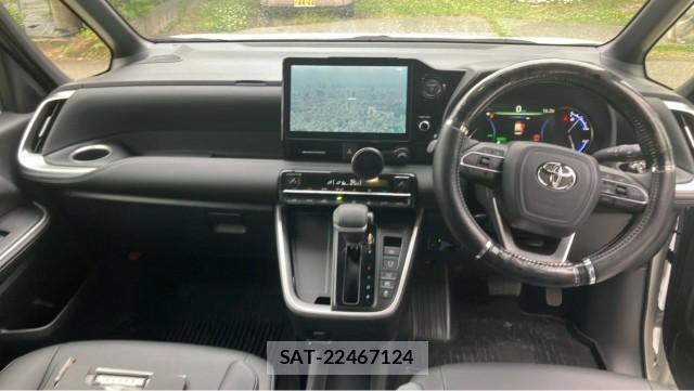 Toyota NOAH 2025-07 8282477-2