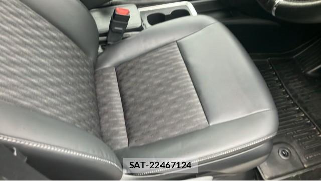 Toyota NOAH 2025-07 8282477-5