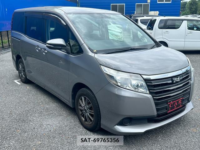 Toyota NOAH 2015-12 8282566-2