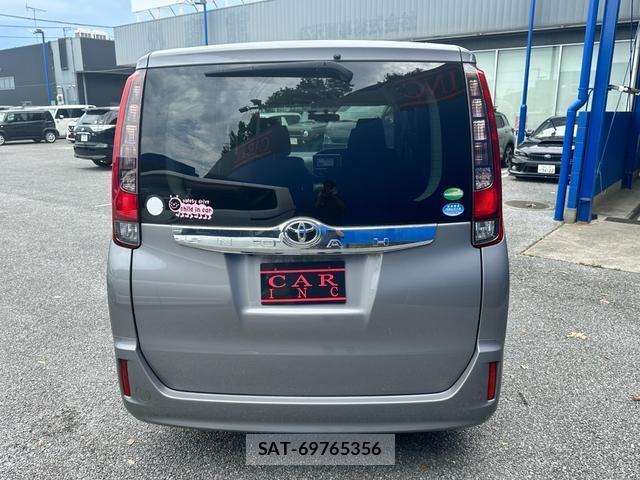 Toyota NOAH 2015-12 8282566-5