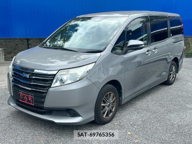 Toyota NOAH 2015-12 8282566-9