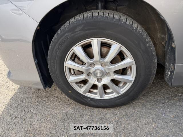 Toyota NOAH 2015-09 8282685-8
