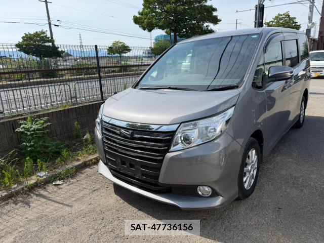 Toyota NOAH 2015-09 8282685-9