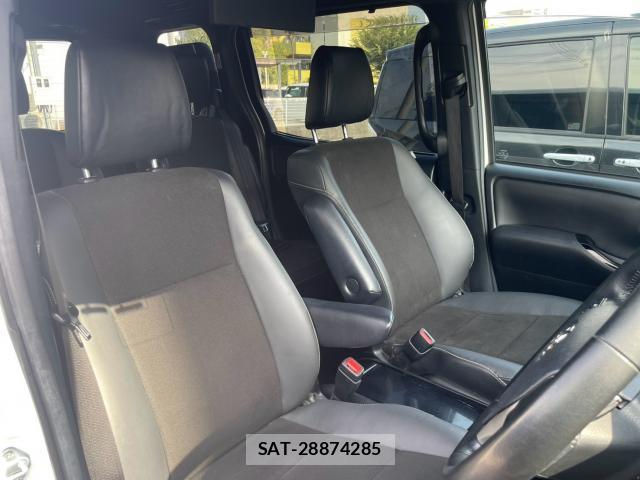 Toyota NOAH 2019-10 8282764-2