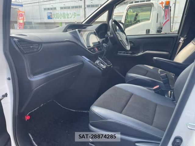 Toyota NOAH 2019-10 8282764-3