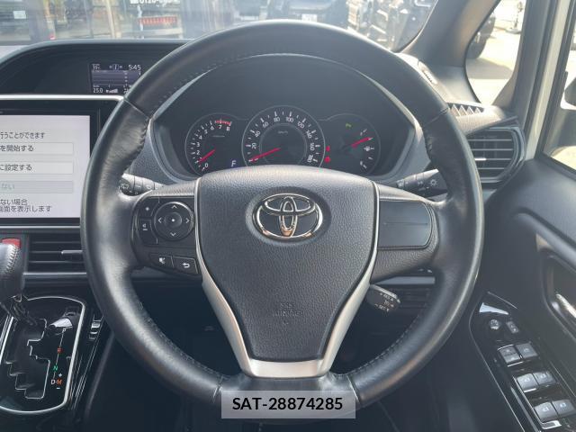 Toyota NOAH 2019-10 8282764-4