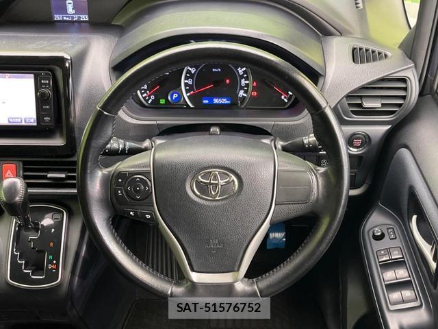 Toyota NOAH 2014-12 8282850-11