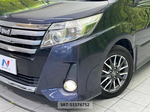 Toyota NOAH 2014-12 8282850-12