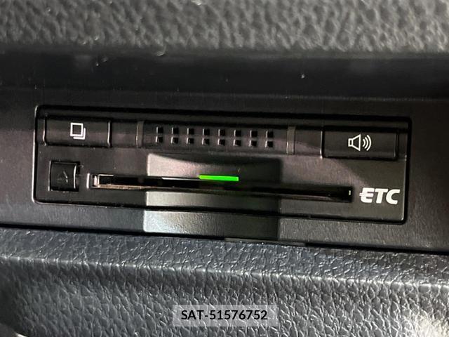 Toyota NOAH 2014-12 8282850-4
