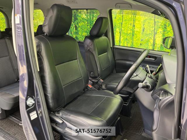Toyota NOAH 2014-12 8282850-7