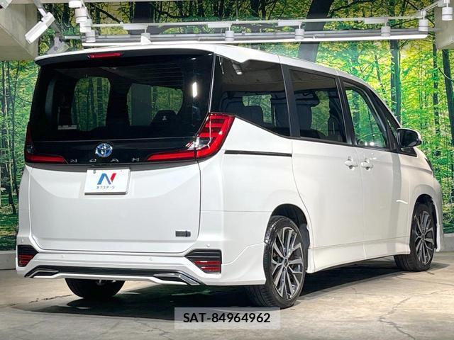 Toyota NOAH 2023-09 8282865-16