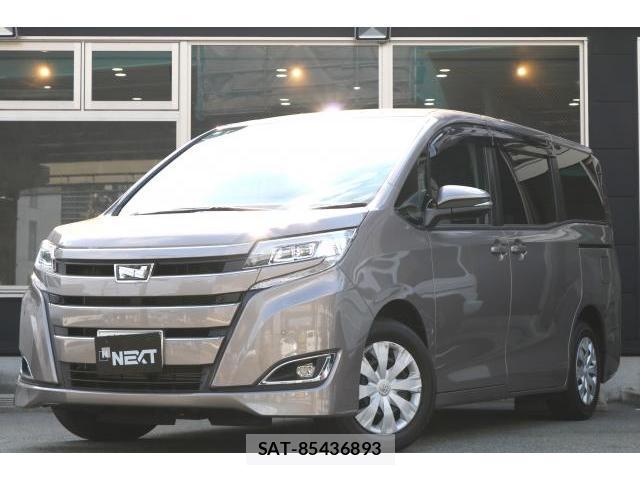 Toyota NOAH 2021-11 8282882-0