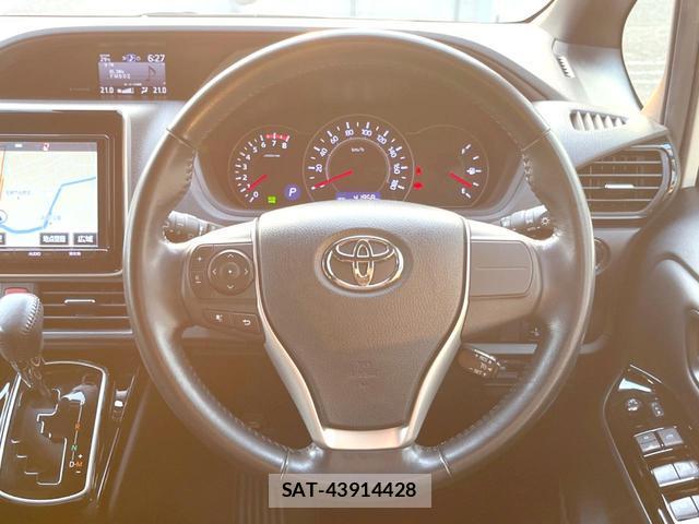 Toyota NOAH 2017-09 8283053-15