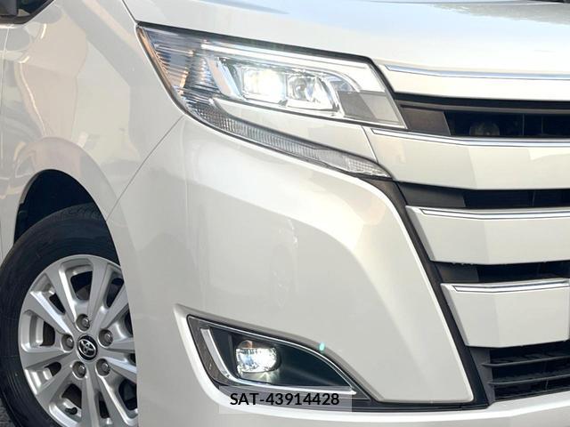 Toyota NOAH 2017-09 8283053-16