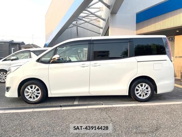 Toyota NOAH 2017-09 8283053-19