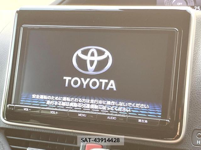 Toyota NOAH 2017-09 8283053-2