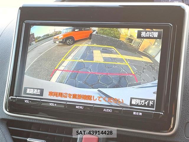 Toyota NOAH 2017-09 8283053-3