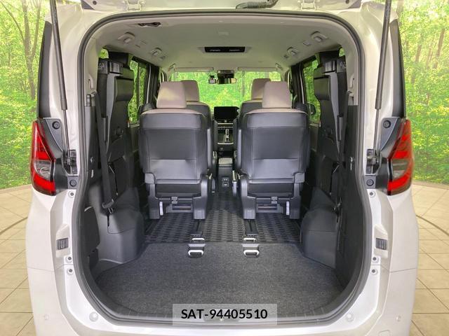 Toyota NOAH 2023-06 8283298-10