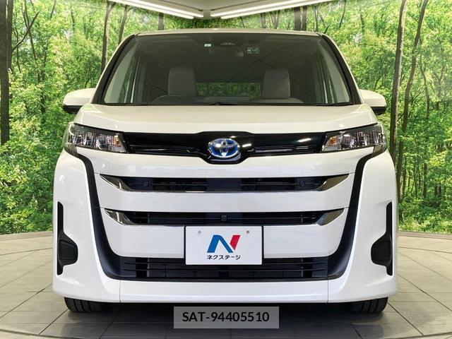 Toyota NOAH 2023-06 8283298-13