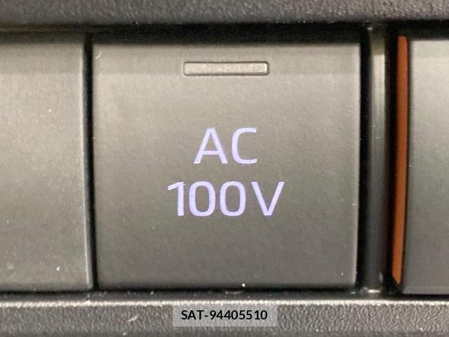 Toyota NOAH 2023-06 8283298-6