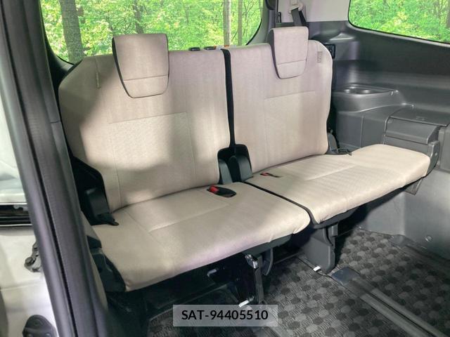 Toyota NOAH 2023-06 8283298-9