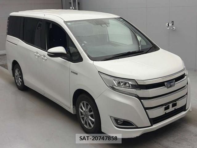 Toyota NOAH 2017-09 8283378-0