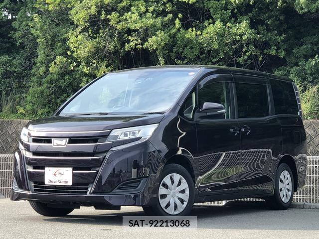 Toyota NOAH 2018-03 8283391-0