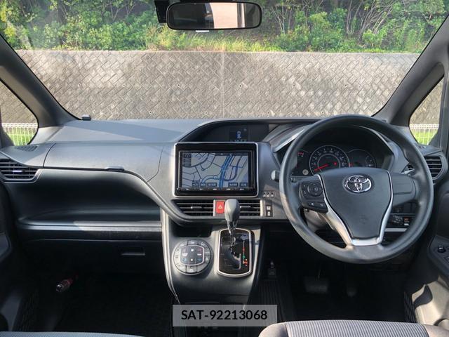 Toyota NOAH 2018-03 8283391-1