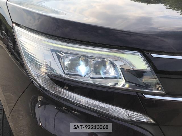 Toyota NOAH 2018-03 8283391-19