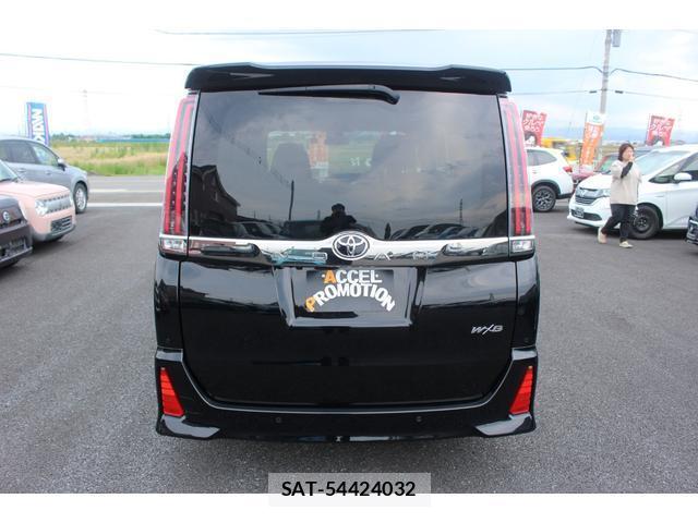 Toyota NOAH 2019-12 8283494-1