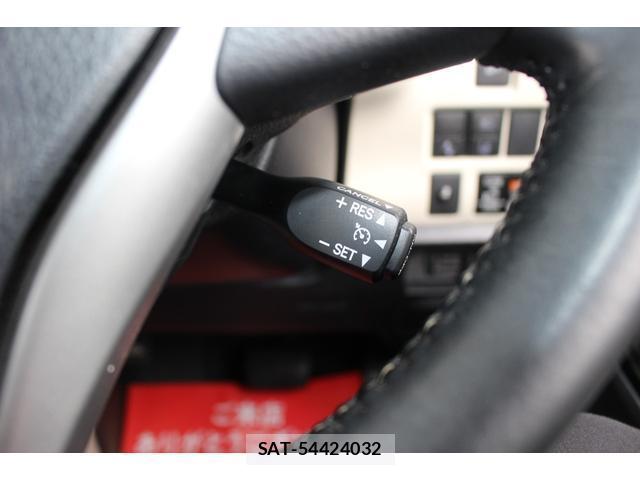 Toyota NOAH 2019-12 8283494-6