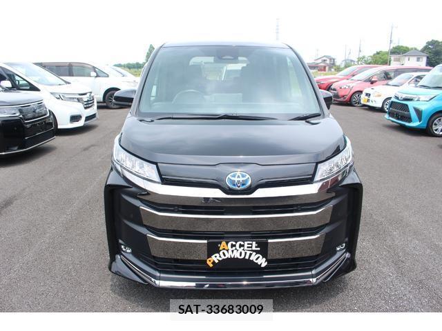 Toyota NOAH 2023-02 8283496-0