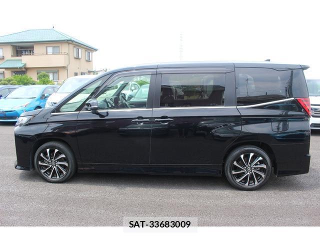 Toyota NOAH 2023-02 8283496-17