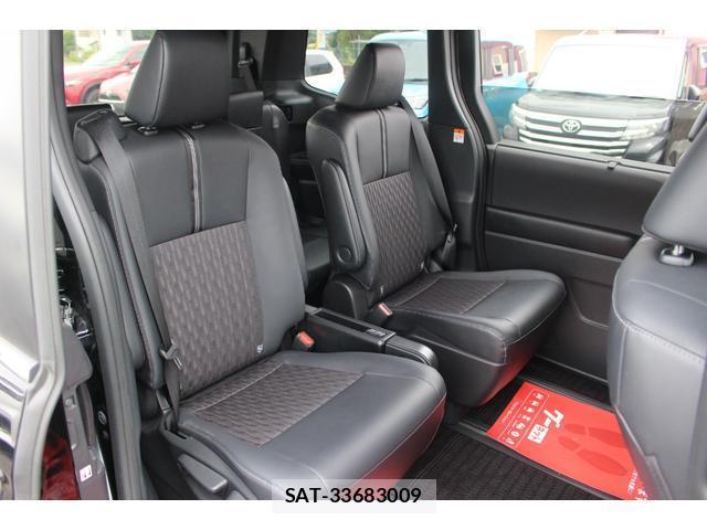 Toyota NOAH 2023-02 8283496-9