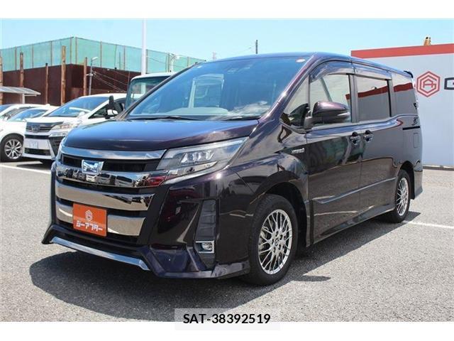 Toyota NOAH 2018-02 8283556-11