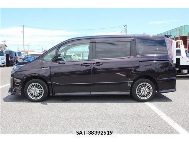 Toyota NOAH 2018-02 8283556-12