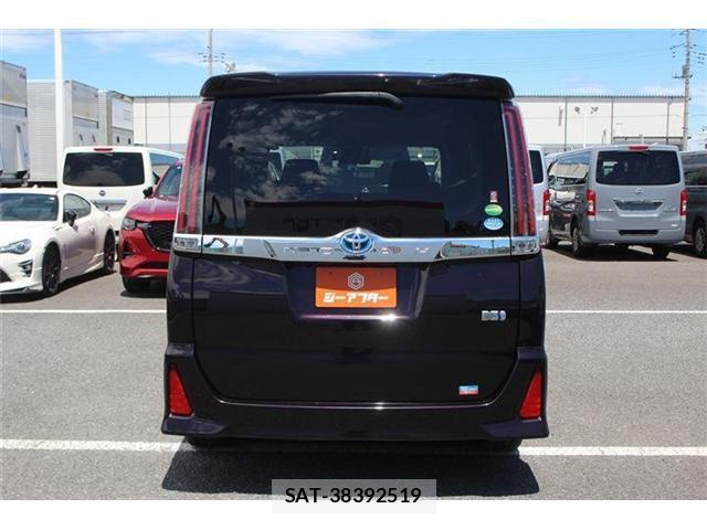 Toyota NOAH 2018-02 8283556-14