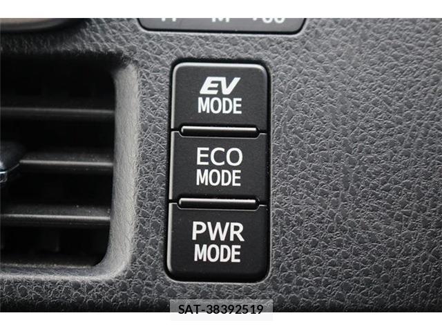 Toyota NOAH 2018-02 8283556-7