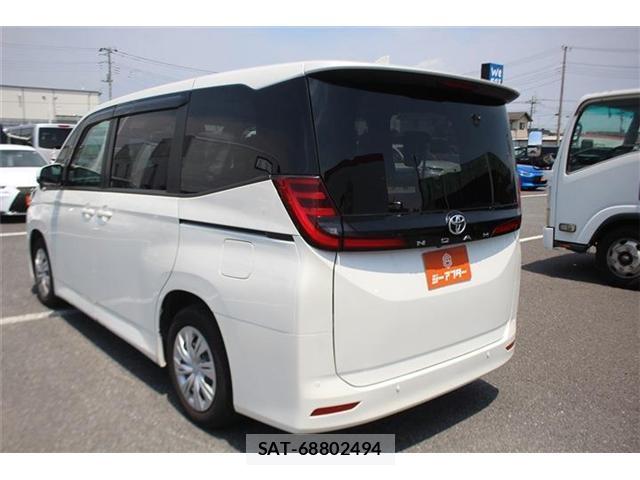 Toyota NOAH 2025-05 8283562-11