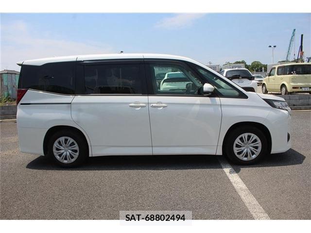 Toyota NOAH 2025-05 8283562-14